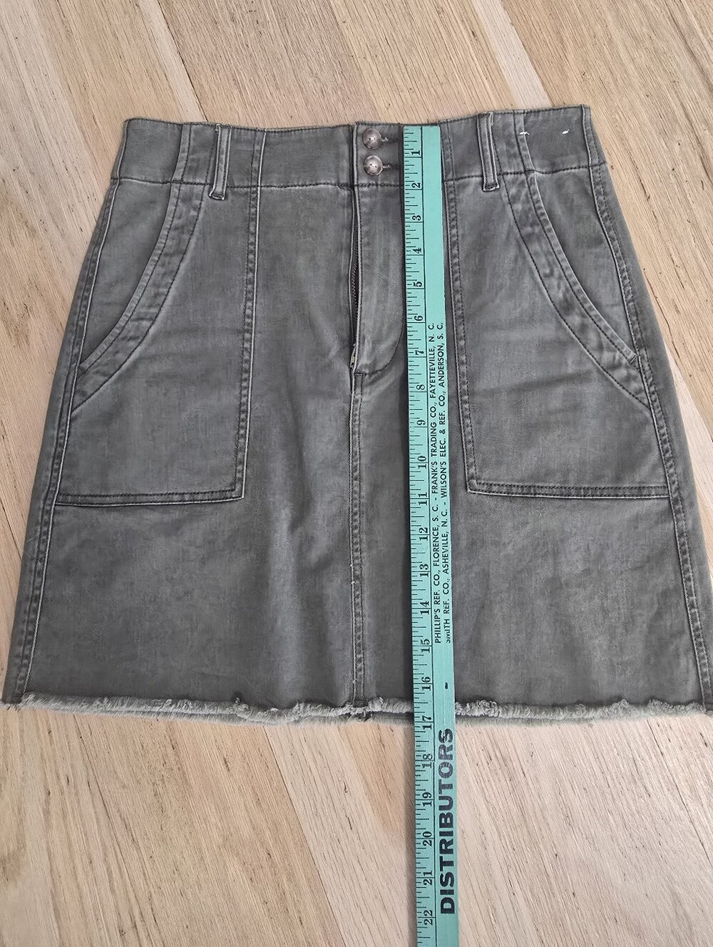 Express Olive Cropped Denim Skirt with Front Patch Pockets